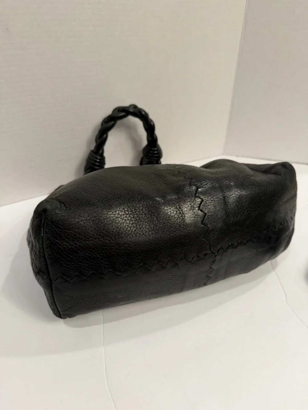 BOTTEGA VENETA Black Leather Hobo Bag with Braided Handle with matching wallet - Picture 6 of 10